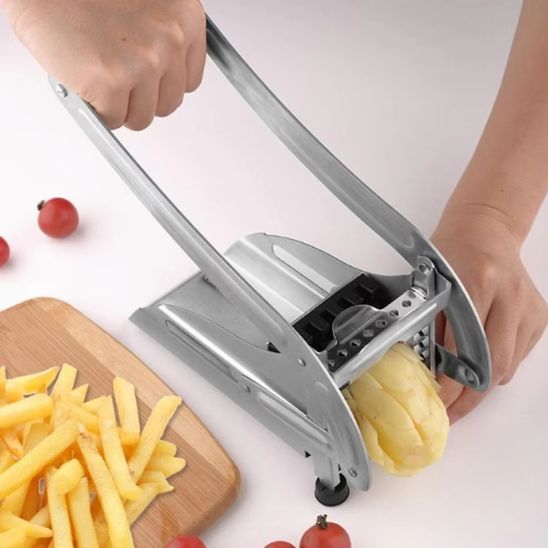 Mandoline-cuisine-decoupeur-avec-une-poignee